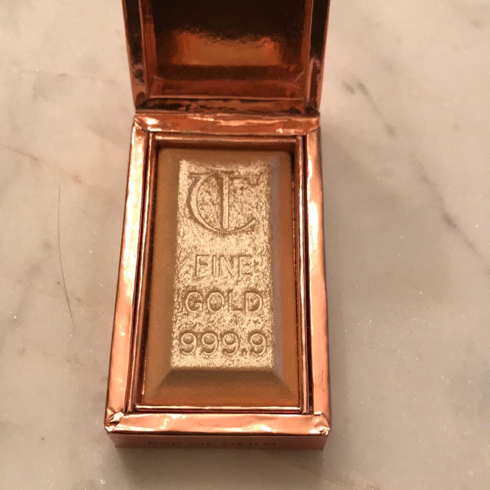 Charlotte Tilbury highlighter bar of gold